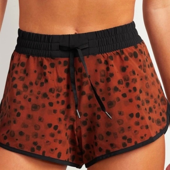 stori Pants - NWT Stori Athletic Shorts ✨